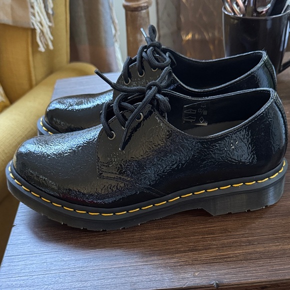Dr. Martens 1461 Women's Leather Oxford Shoes in Black Distressed Patent - Picture 2 of 5